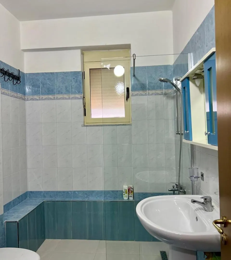 Modest Apartment Vlorë 0*,