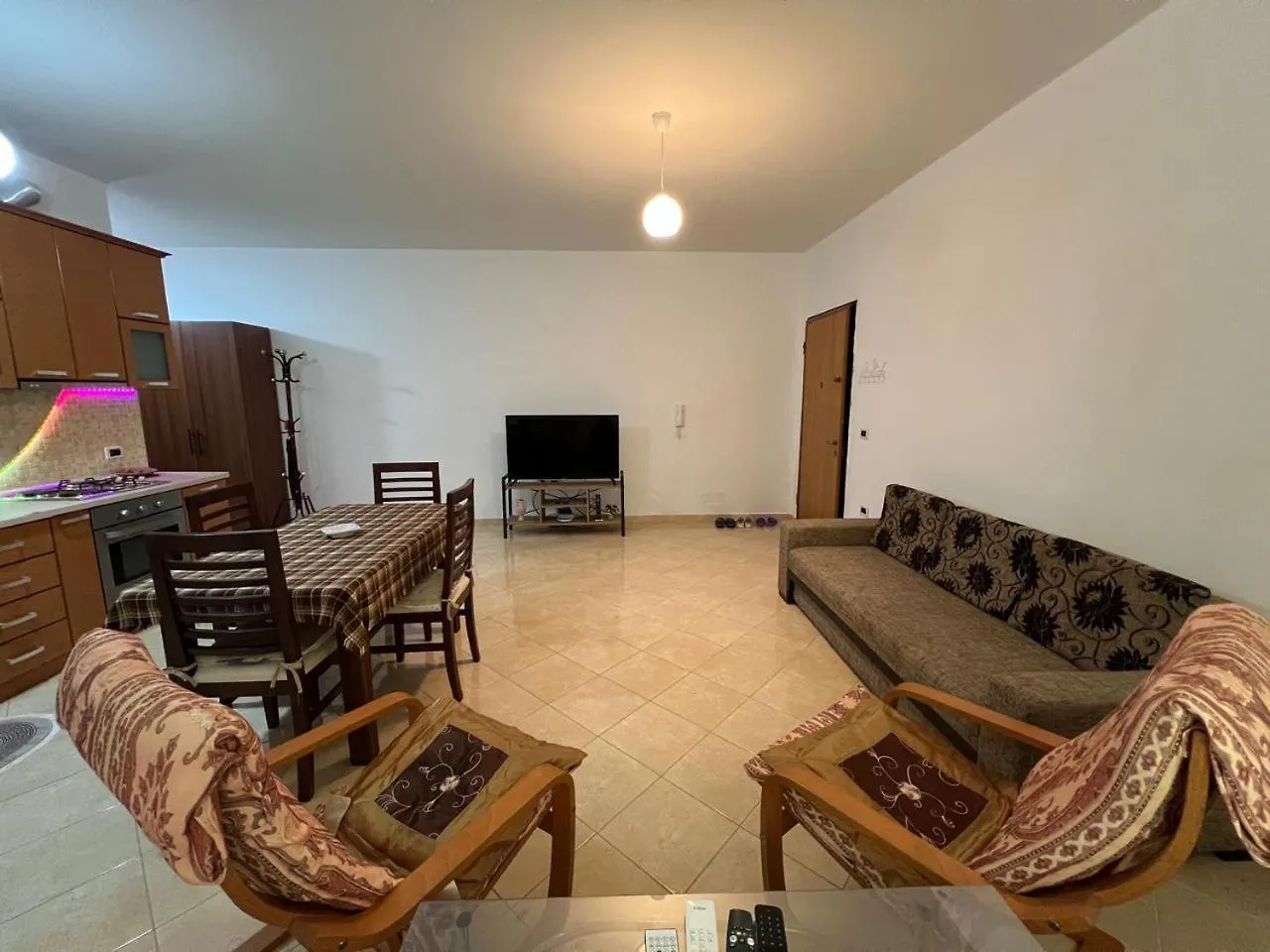Modest Apartment Vlorë